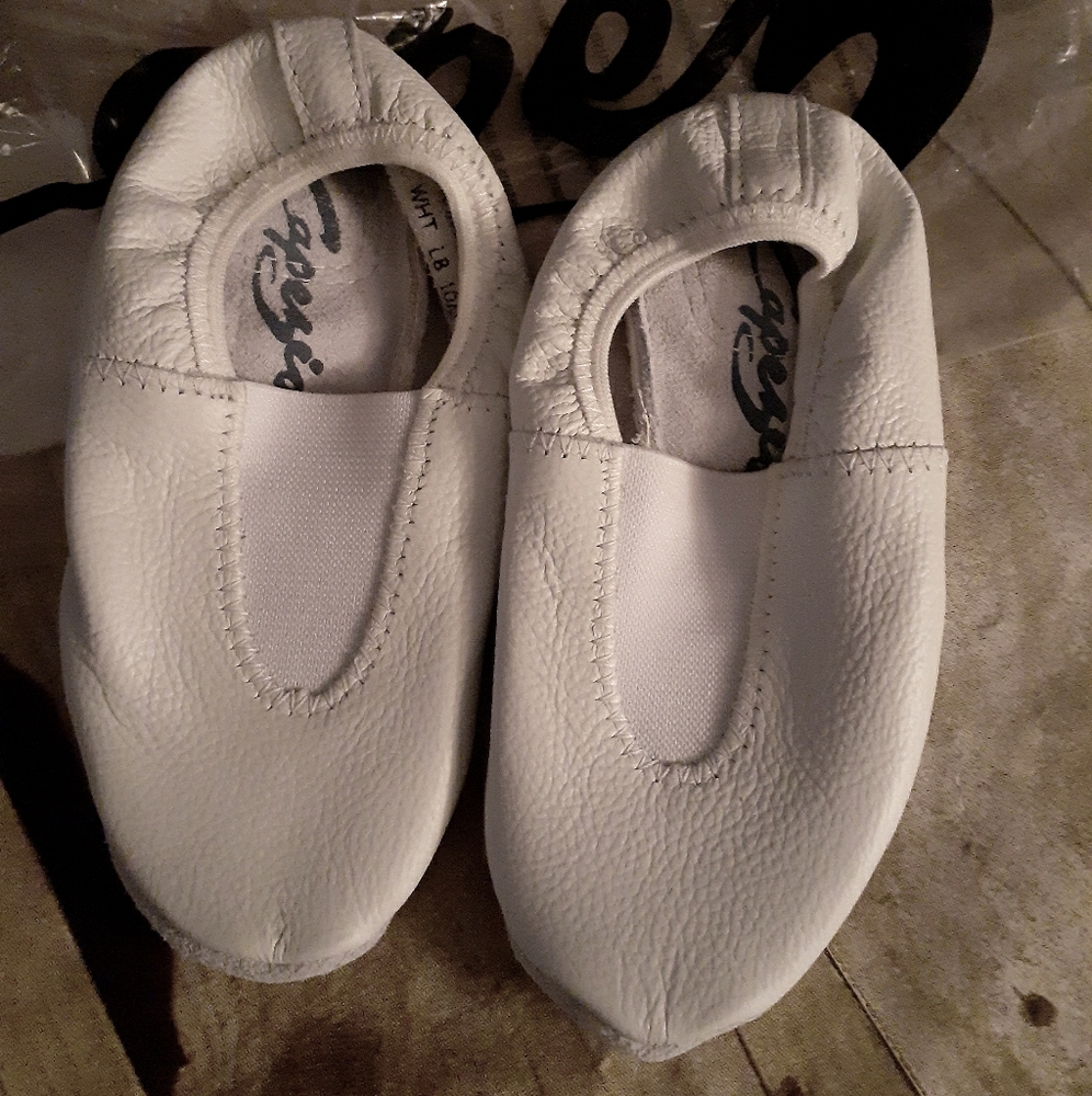 NWT Little GIRLS Capezio Gymnastics 10m shoe
